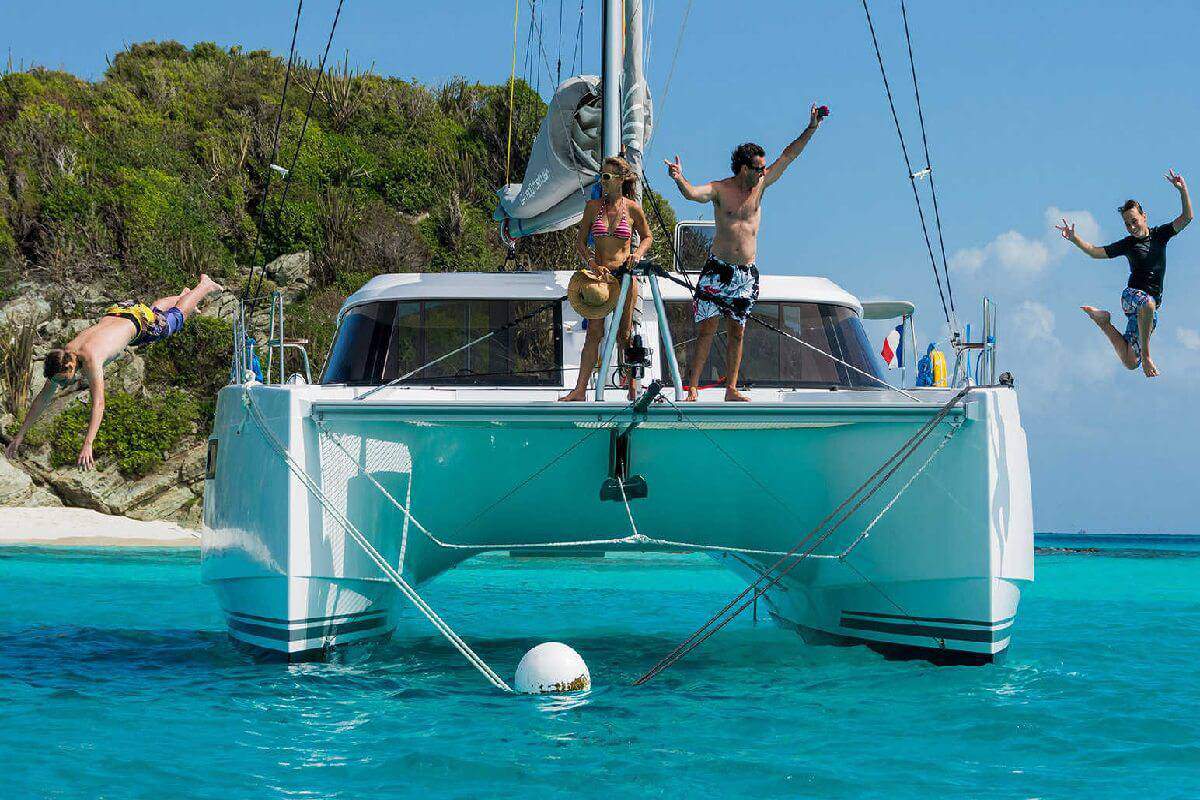 BDA Sailing Experience Gin Tonic & Sunset Sail Cruise in Barcelona