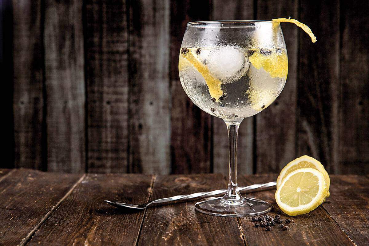 BDA Sailing Experience Gin Tonic & Sunset Sail Cruise in Barcelona