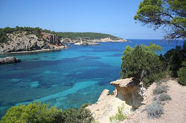 mejores calas ibiza Cala Portinatx