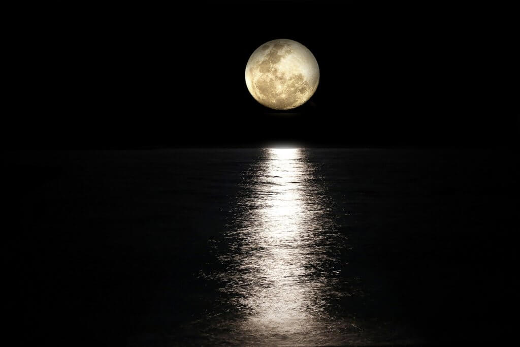 La primera luna a bordo del crucero en velero: Luna llena!