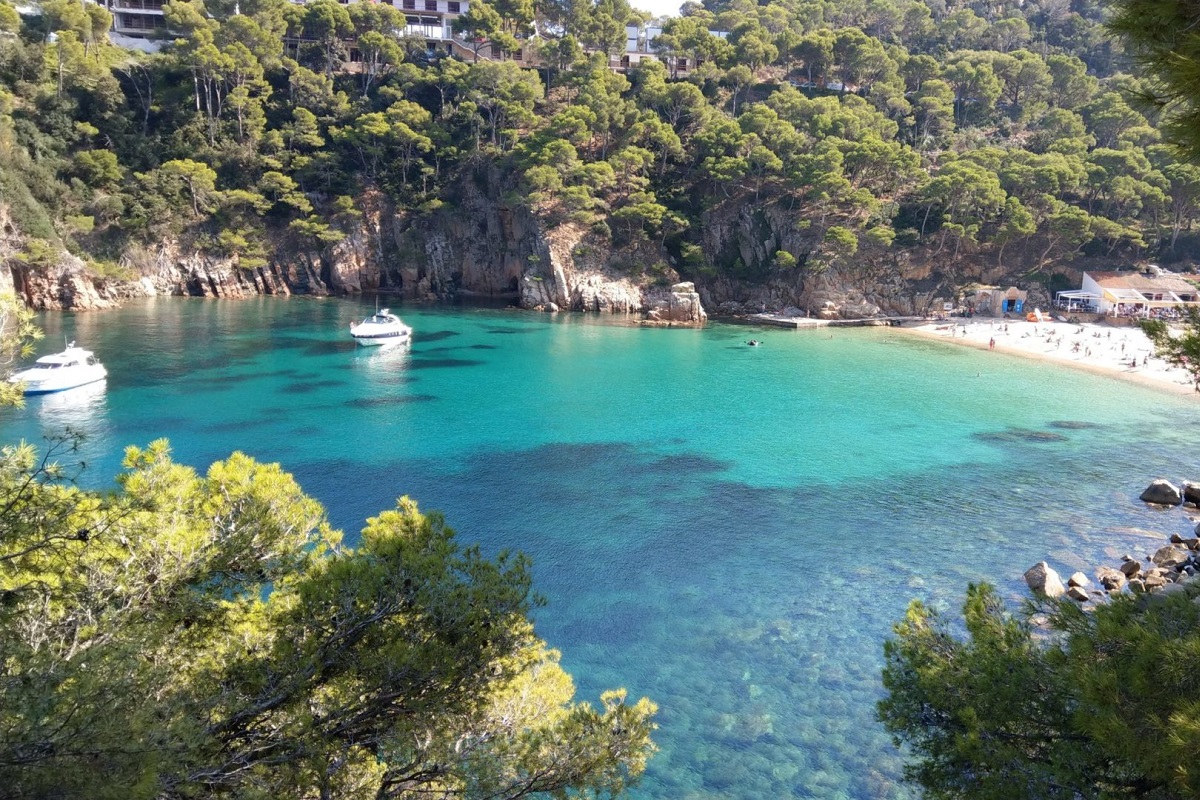 Sailing trip to the Costa Brava. Sailing trips discovering the Costa Brava and the Natural Park of Cap de Creus.