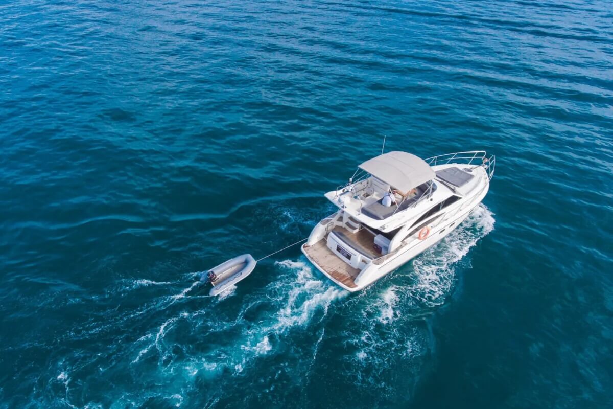 Excursion on a yacht in Barcelona. Yacht trips. Crewed yacht charter in Barcelona