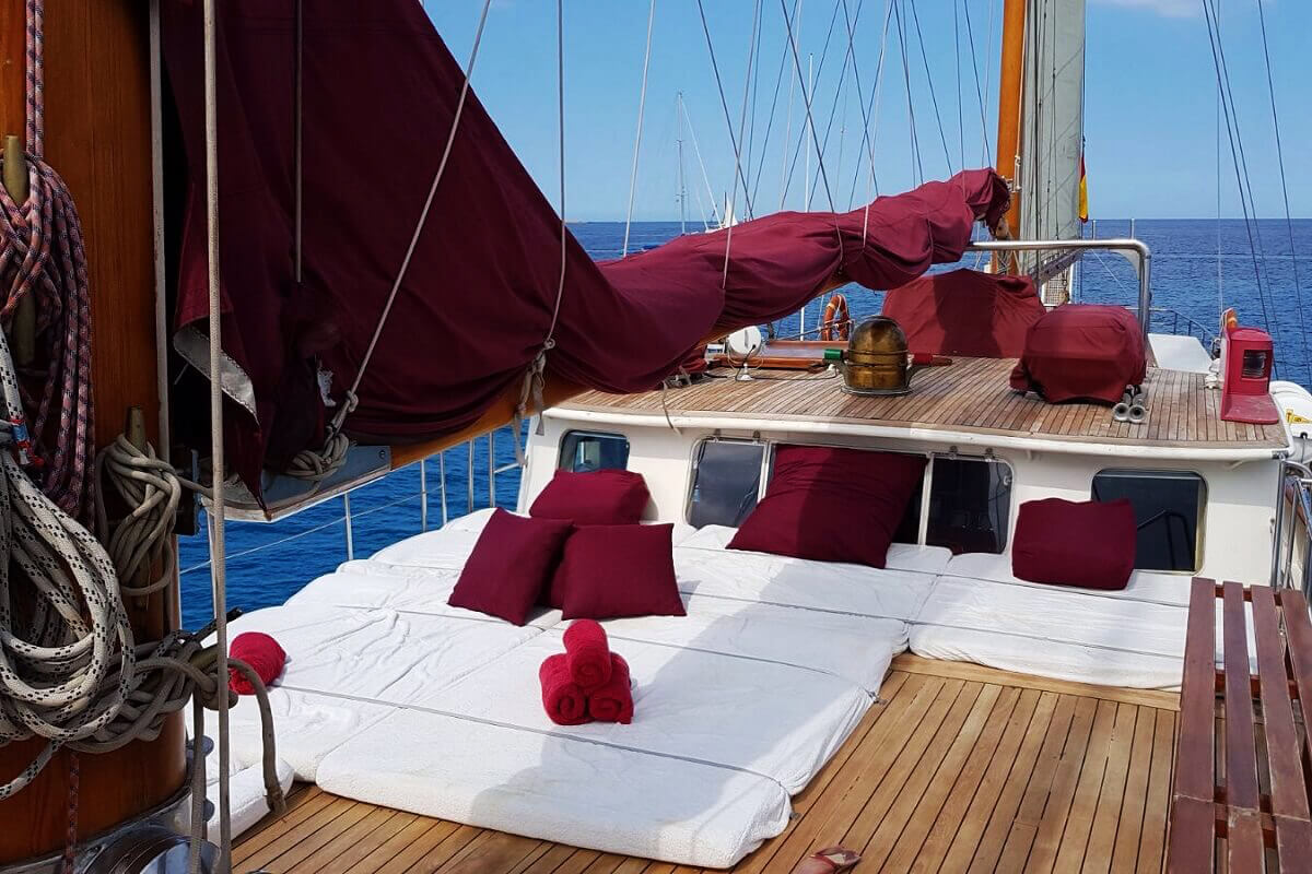 Classic Boat Rental In Barcelona Southern Cross Sailboat