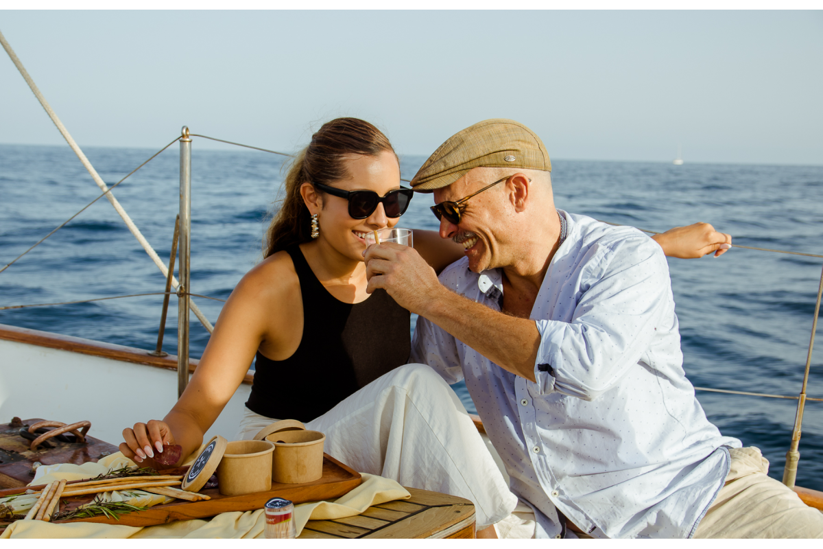 Boat trip in Barcelona, wine and cheese tasting workshop with food and wine pairings