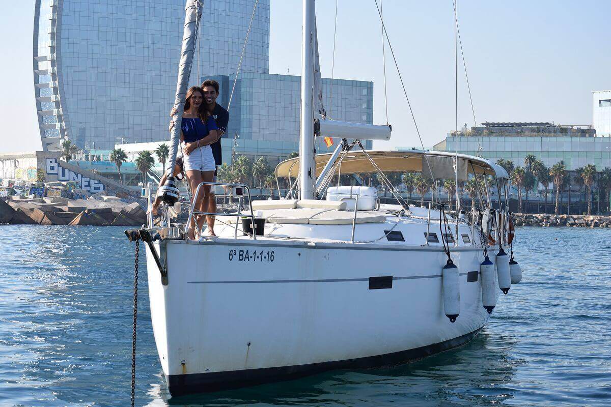 Experiència romàntica en veler, excursió romàntica a Barcelona