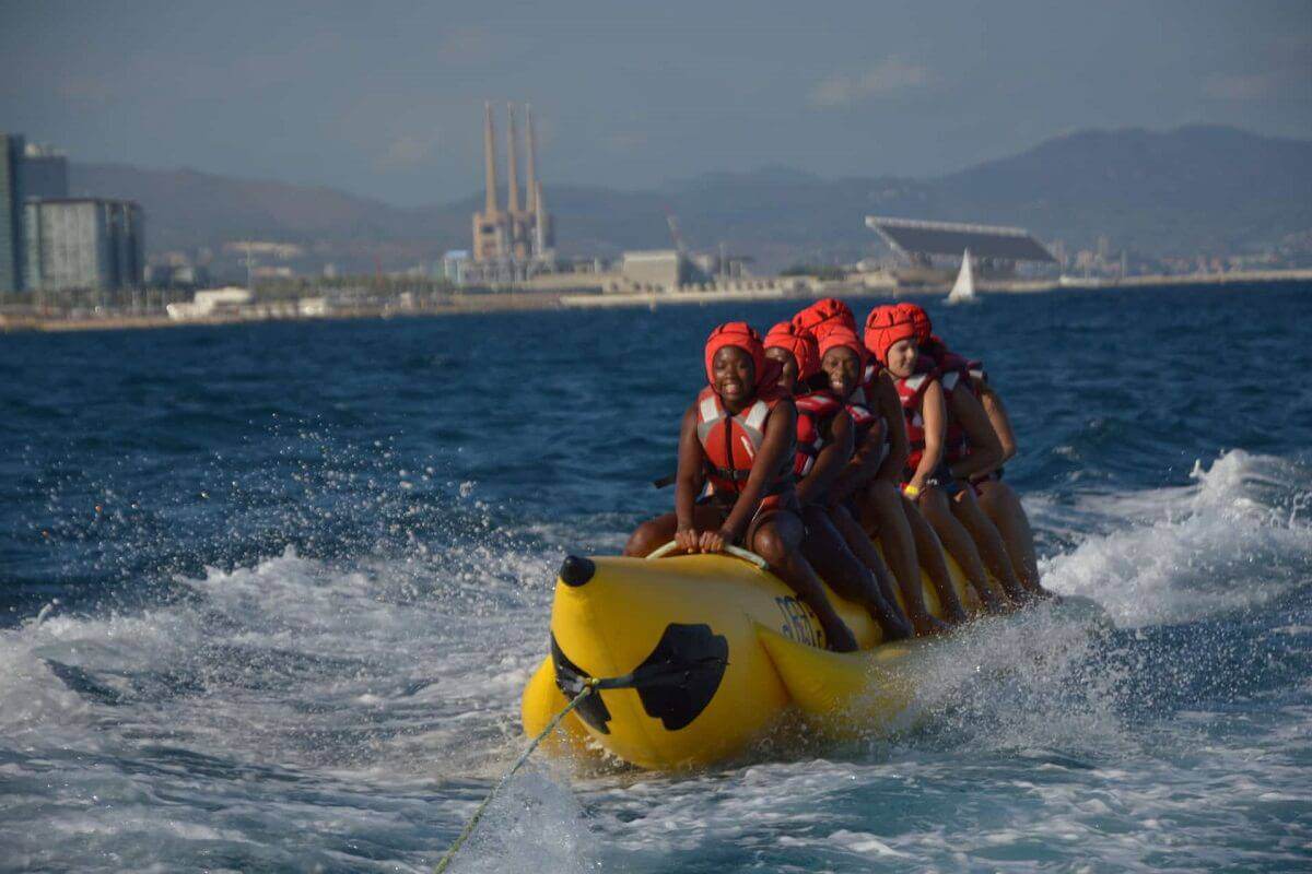 Excursion en bateau banane à Barcelone, sports nautiques et watersports à Barcelone.
