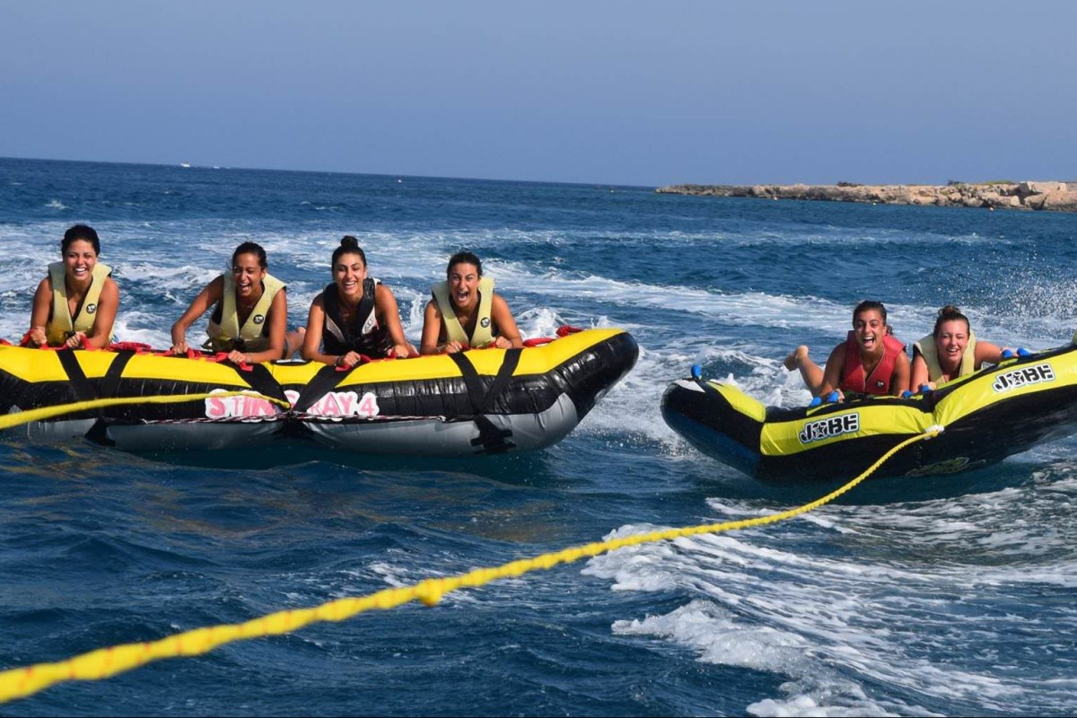 Sting ray à Barcelone, sports nautiques et location de bateaux  avec équipage à Barcelone