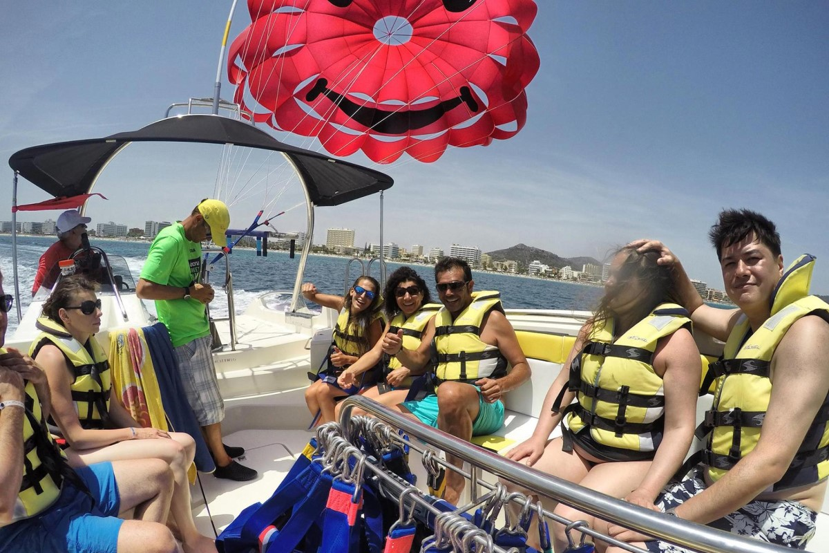 Aventura Parasailing en Barcelona. Experiencia de aventura en Barcelona