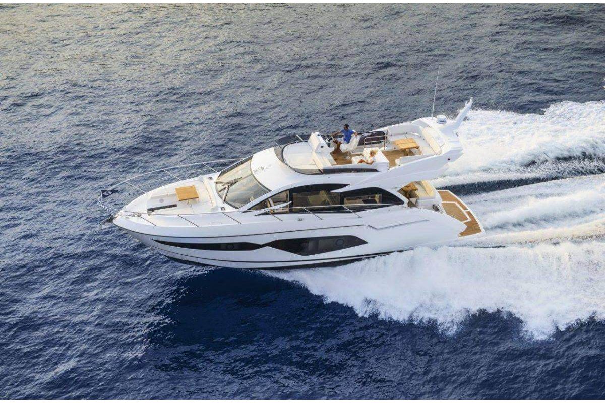 Motorboat rental in Barcelona. Yacht charter Sunseeker Manhattan 52.. Boat rental in Port Olimpic.
Luxury yacht Barcelona. Mediterranean Sea.