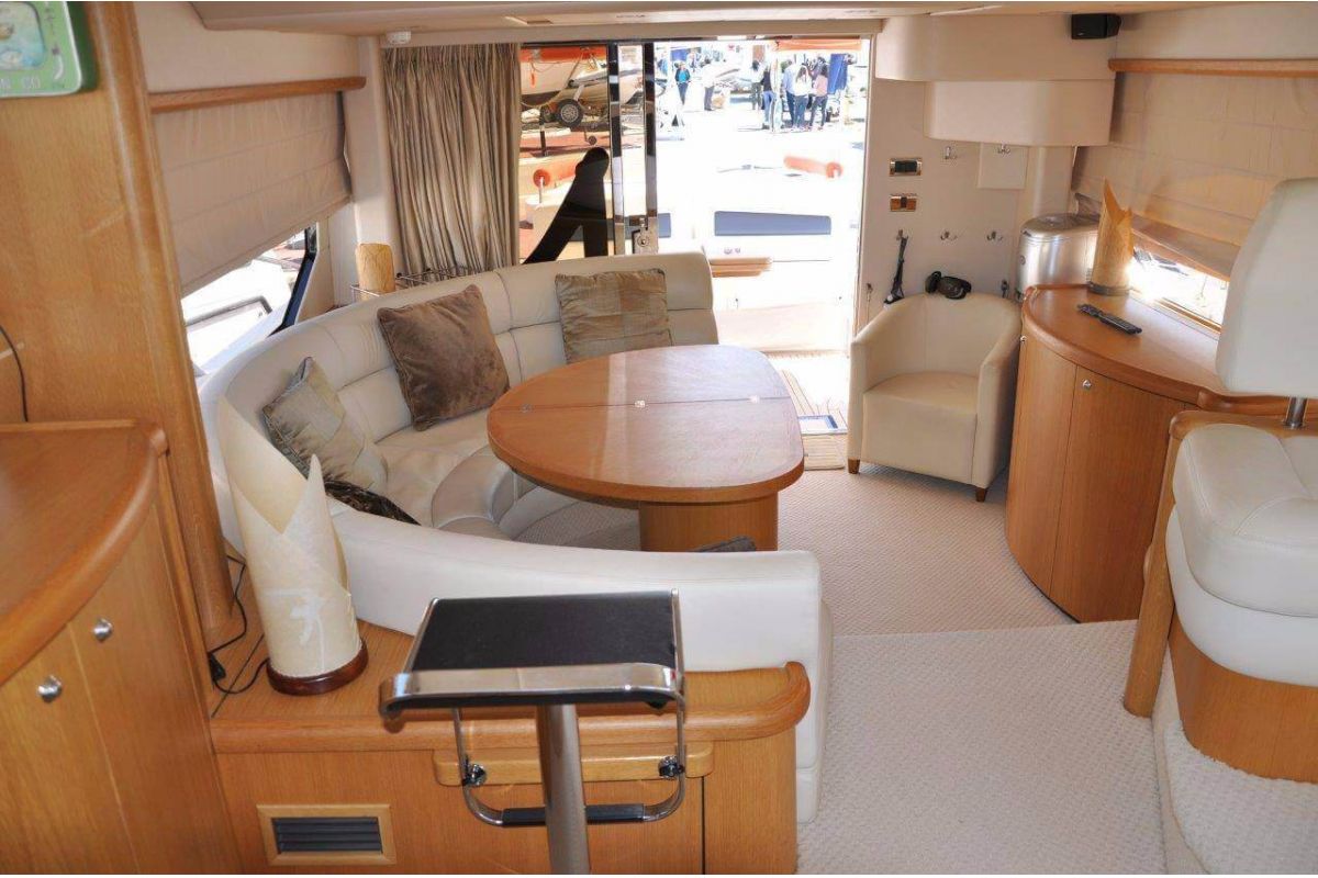 Motorboat rental in Barcelona. Yacht charter Sunseeker Manhattan 52.. Boat rental in Port Olimpic