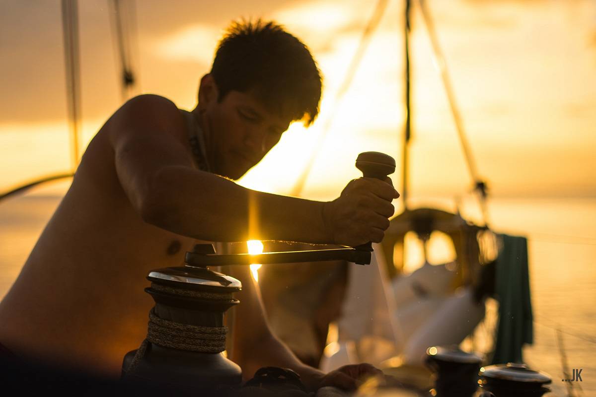 Club de navegación en Barcelona, aprende a navegar en velero, mejora tus habilidades y participa en nuestras actividades