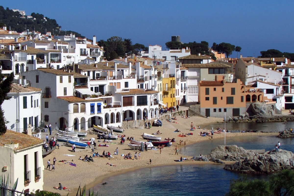 Regata costera de la Ruta de la Tramuntana, navegando en Costa Brava